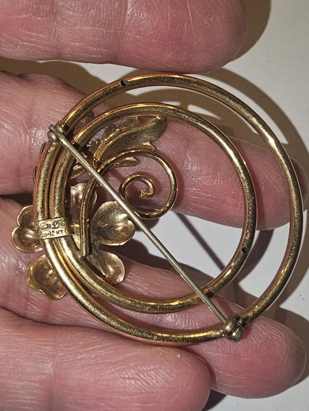 Vintage Van Dell 12K Gold Filled Floral Circle Brooch Pin with Cultured Pearl